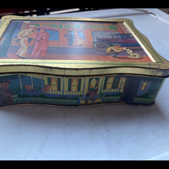 1930's Classy People on Tin Vintage - Picture 2 of 7